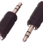 3.5mm male-2.5mm female  jack adapter (werkt helaas niet i.c.m. Nokia 3110)